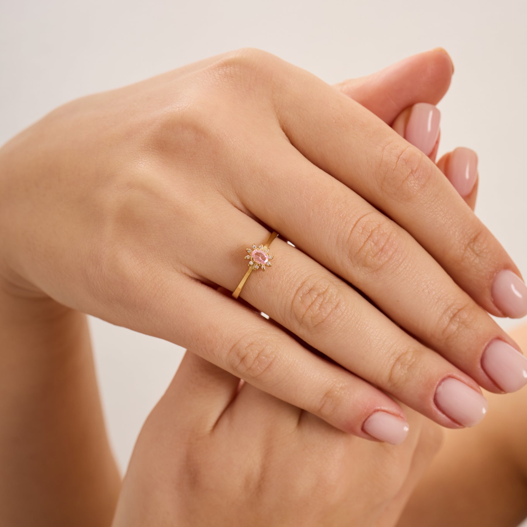 14 Ayar Altın Zümrüt ve Pırlanta Oval Yüzük – Astra 