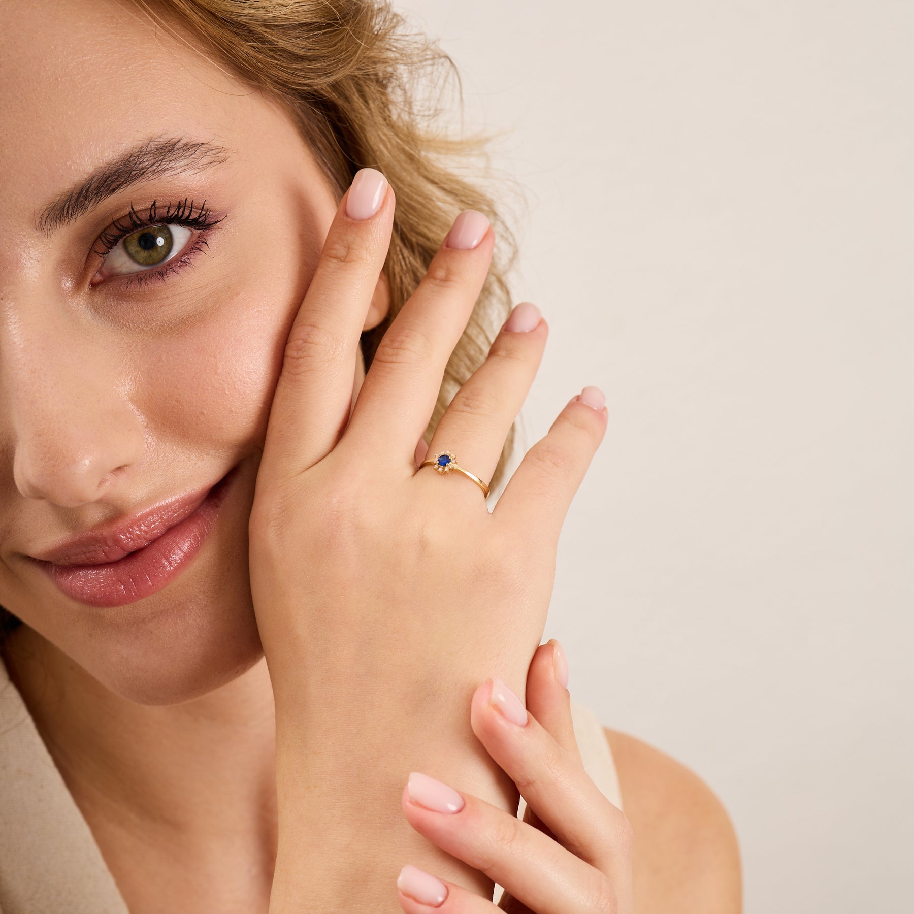 14 Ayar Altın Mavi Safir ve Pırlanta Yuvarlak Yüzük – Astra 