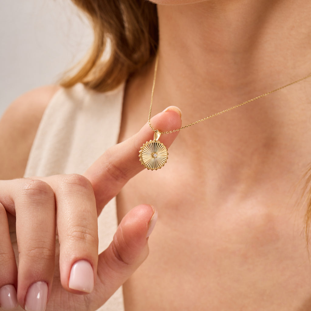 14K Gold Diamond Fluted Round Necklace – Maris