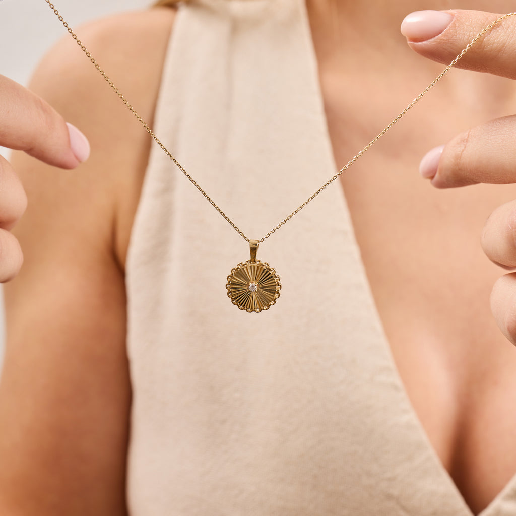 14K Gold Diamond Fluted Round Necklace – Linka