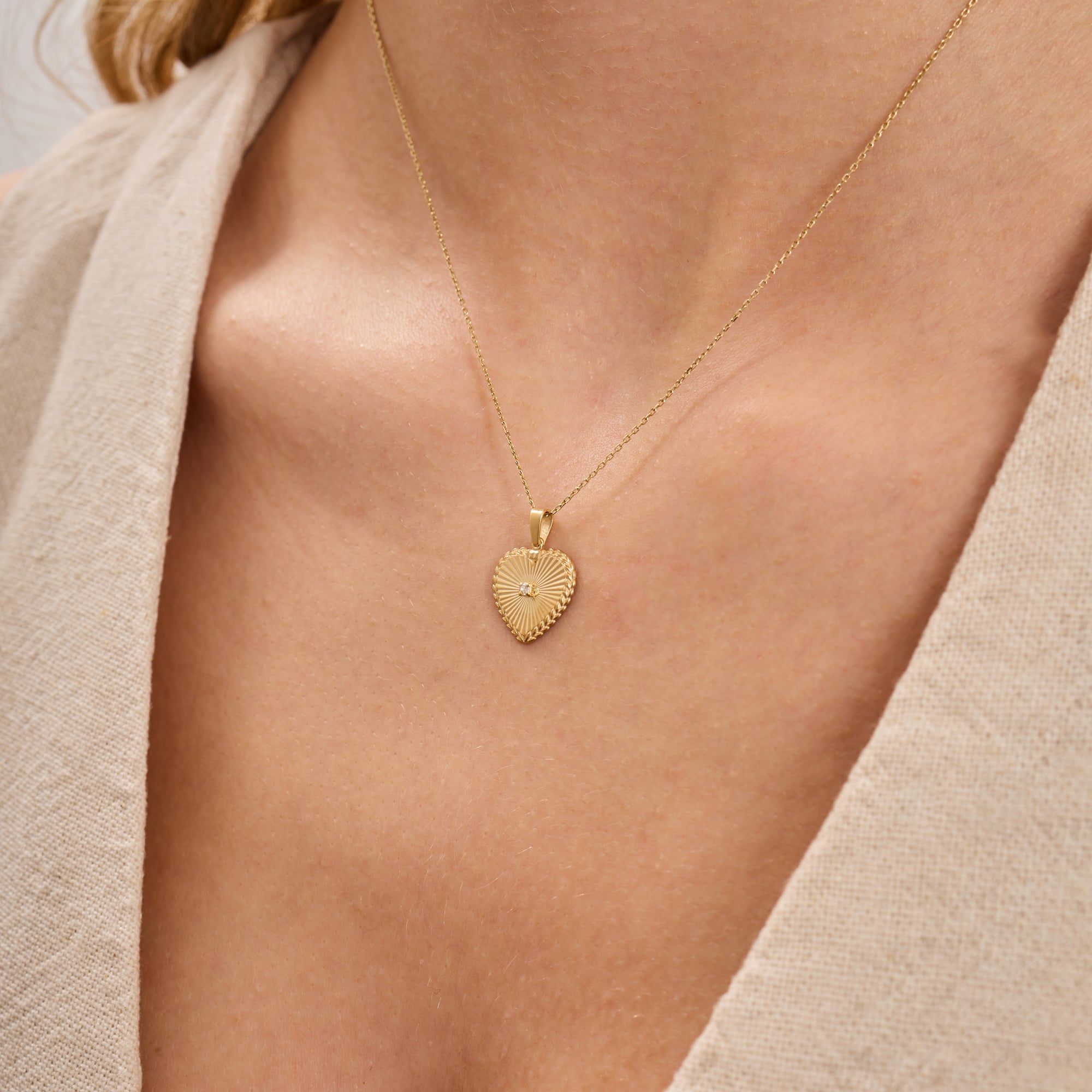 14K Gold Diamond Fluted Heart Necklace – Olea