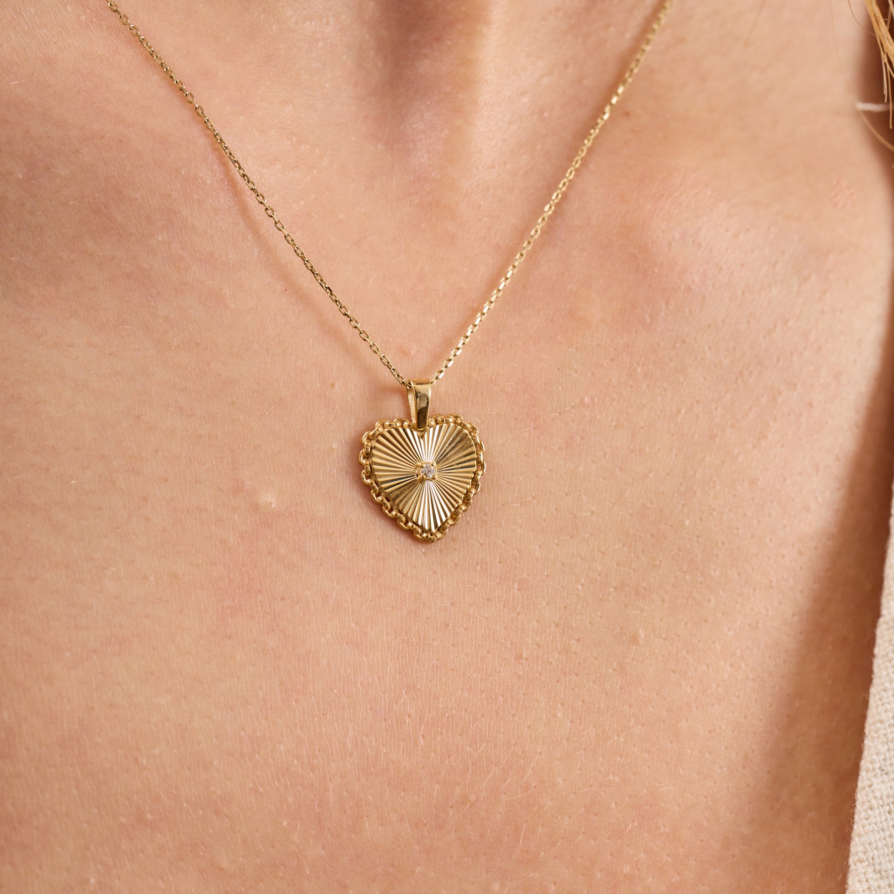 14K Gold Diamond Fluted Heart Necklace – Linka