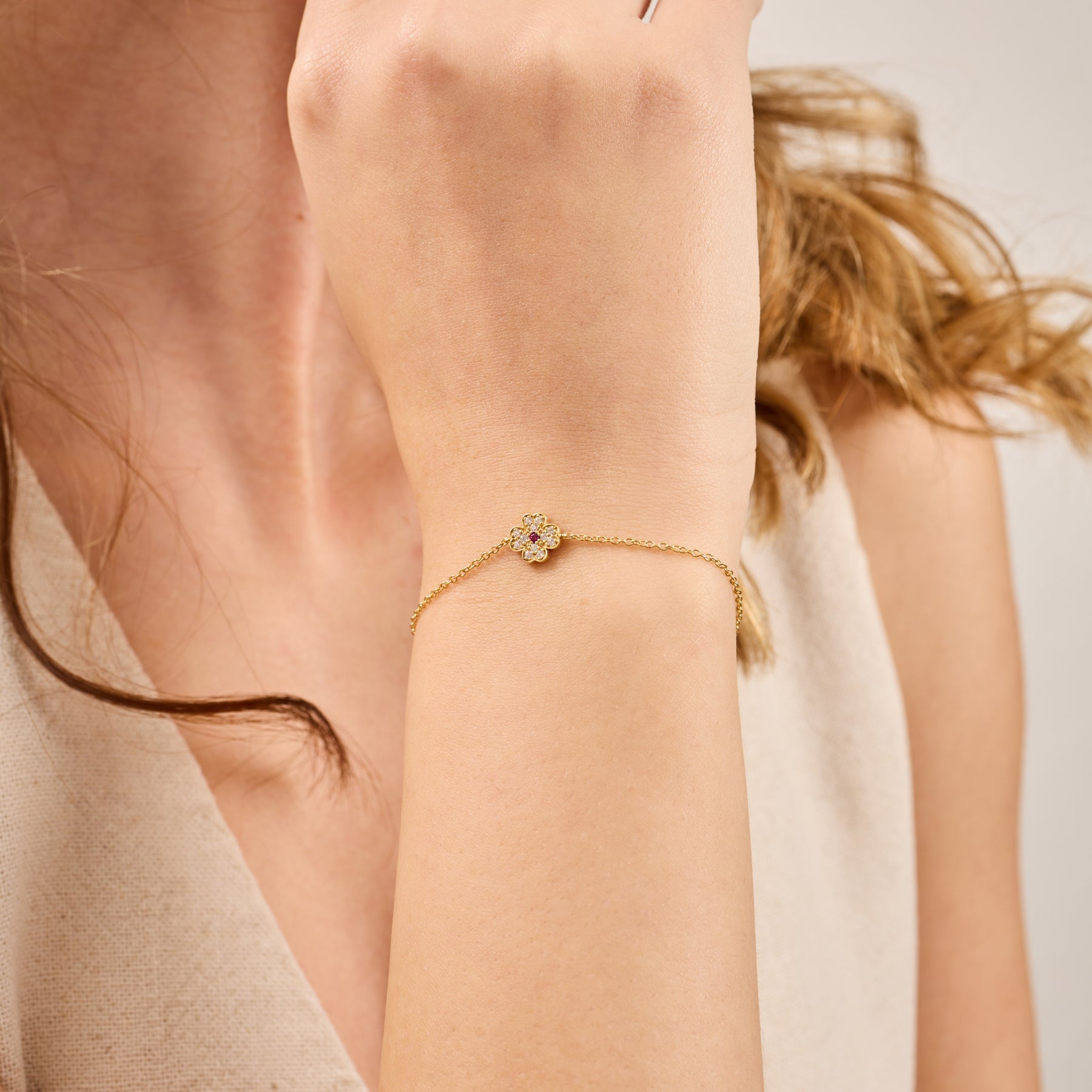 14K Gold Diamond Flower Chain Bracelet – Livia