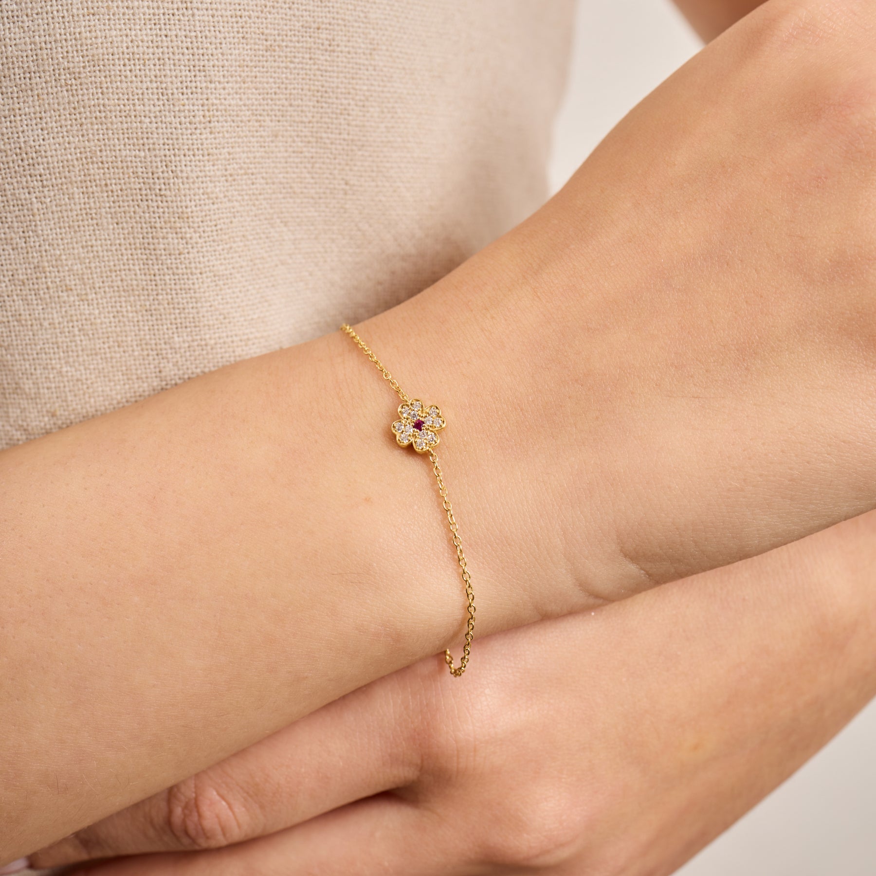 14K Gold Diamond Flower Chain Bracelet – Livia