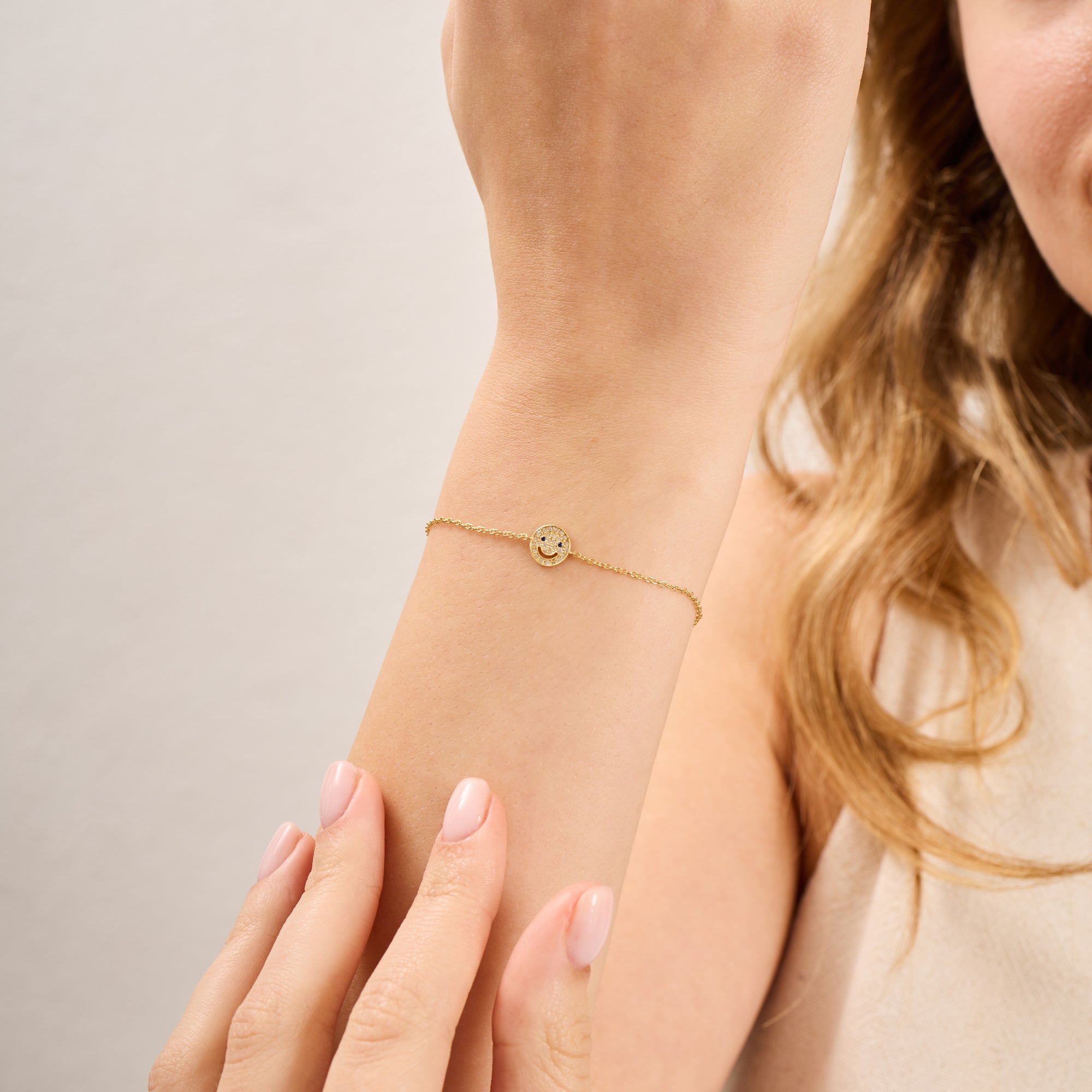 14K Gold Diamond Smiley Chain Bracelet – Mila