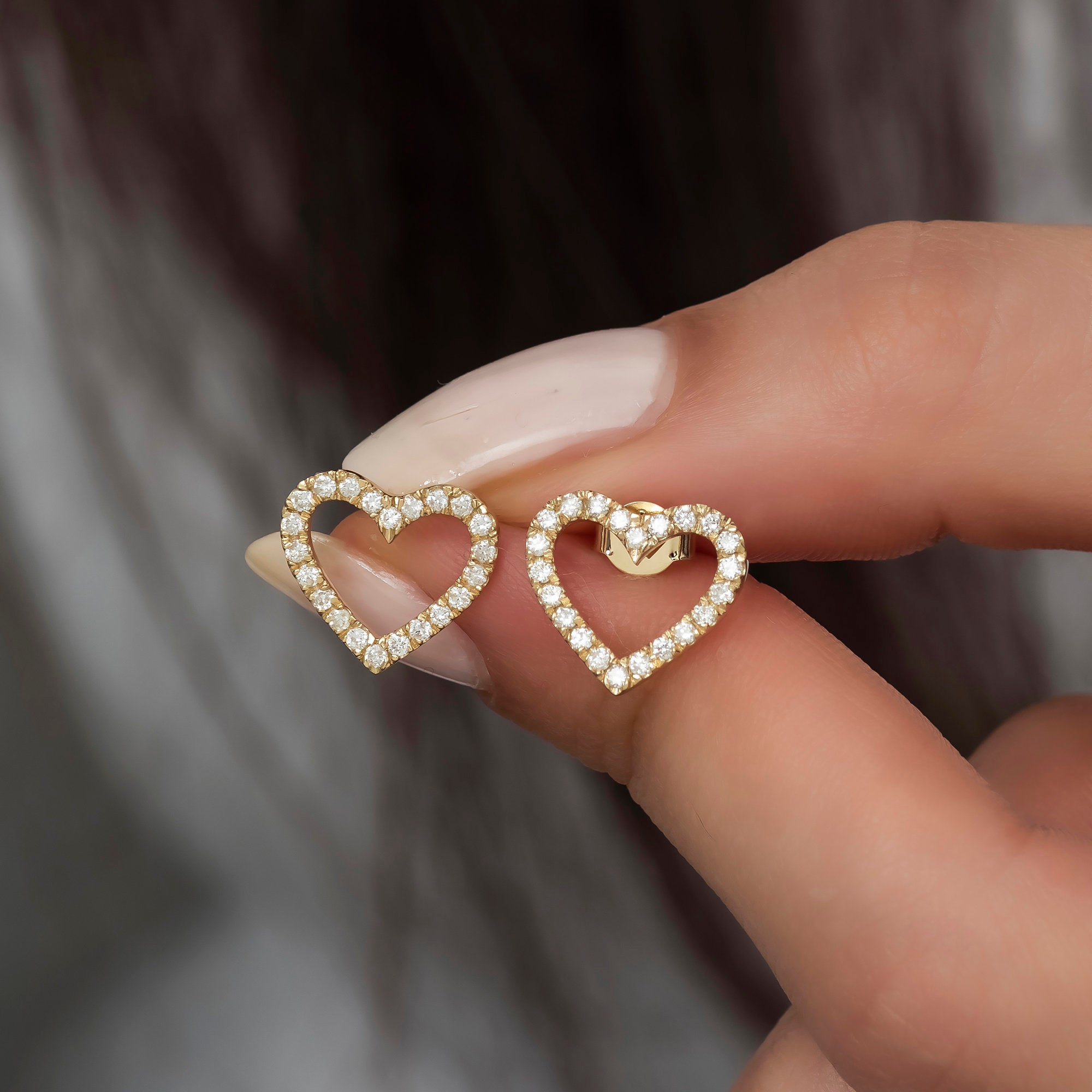 14K Gold Diamond Heart Stud Earrings — Corvelle