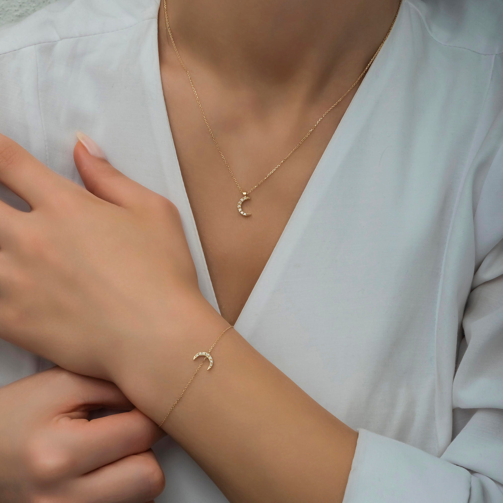 14K Gold Diamond Crescent Moon Necklace – Lunara