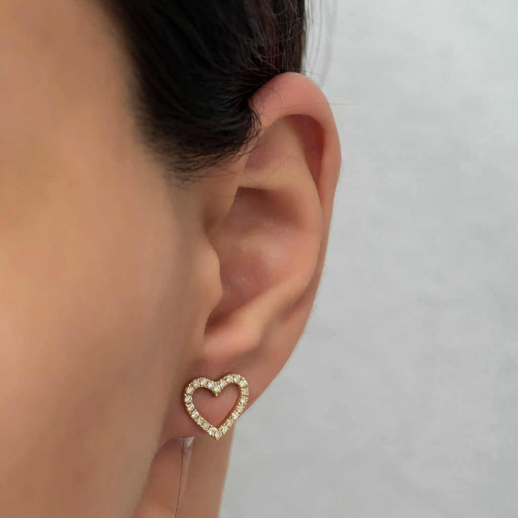 14K Gold Diamond Heart Stud Earrings — Corvelle