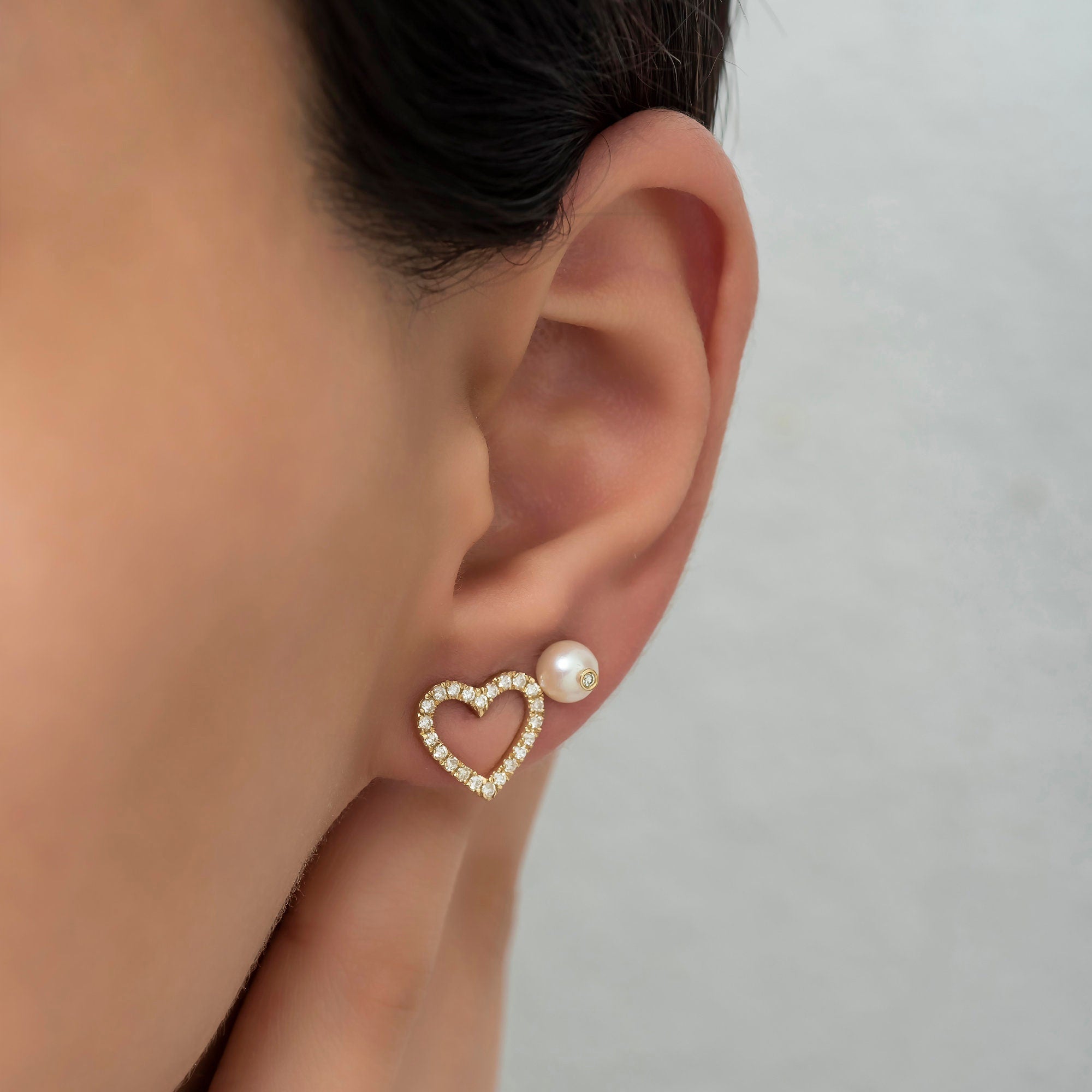 14K Gold Diamond Heart Stud Earrings — Corvelle