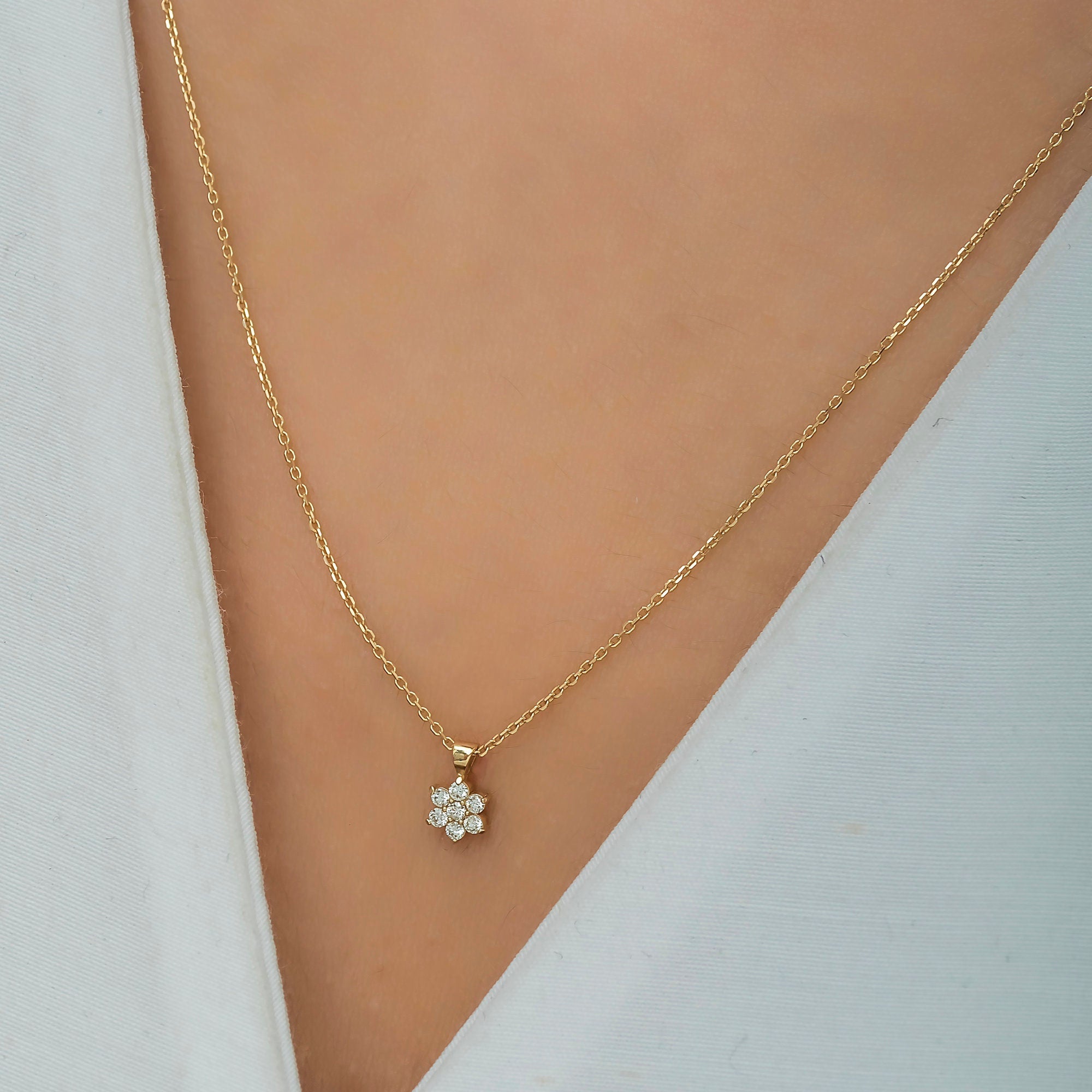 14K Gold Diamond Flower Bracelet for Woman/ Gold Diamond Daisy Flower Bracelet/ Diamond Flower Bracelet Gift for Her/ Mothers Day Gift