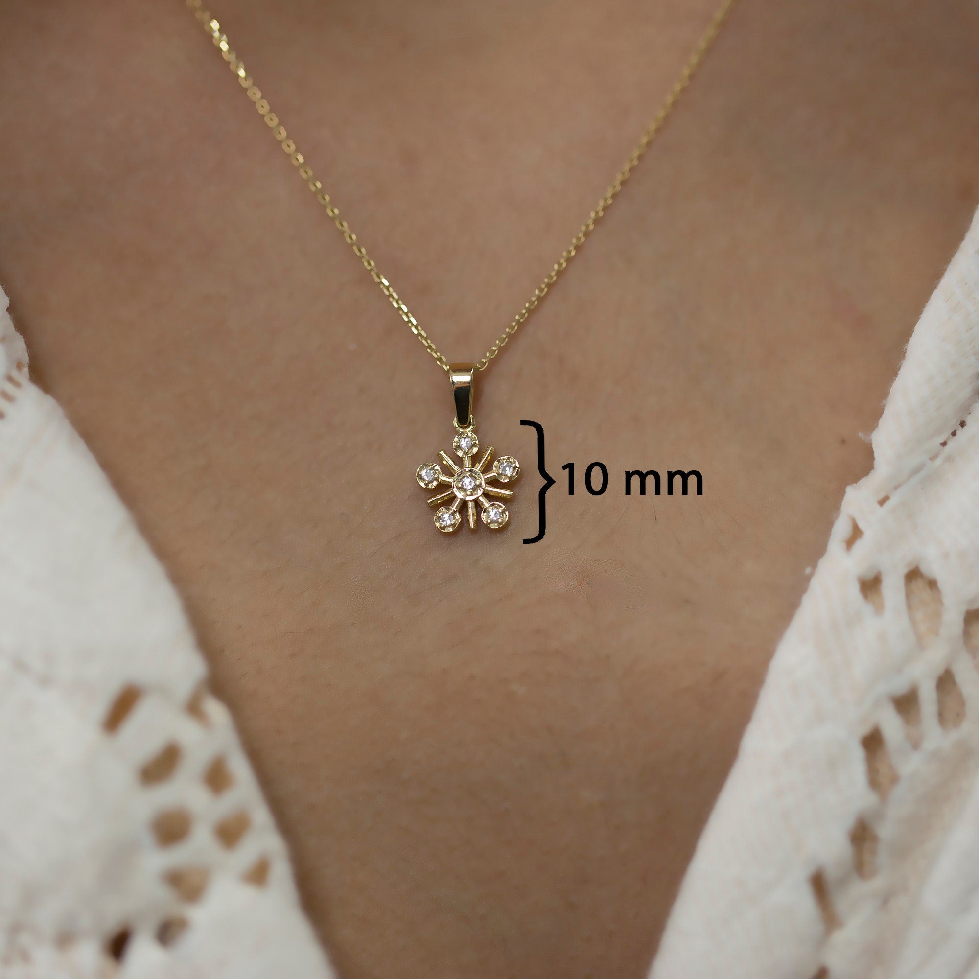 14K Gold Diamond Pavé Flower Necklace – Flourish