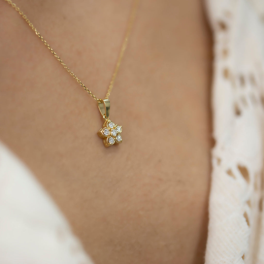 14K Gold Diamond Pavé Flower Necklace – Blossomé