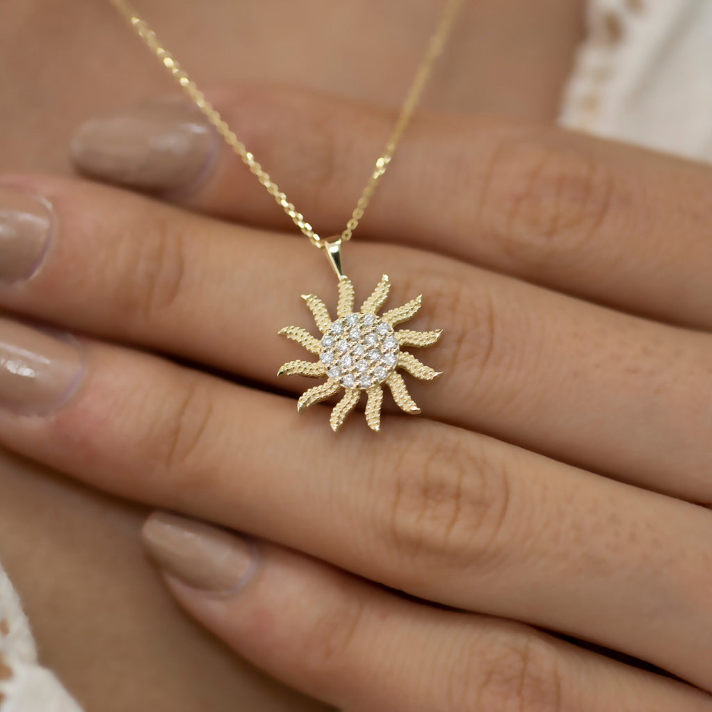 14K Gold Diamond Sun Pendant Necklace – Solara Radiant