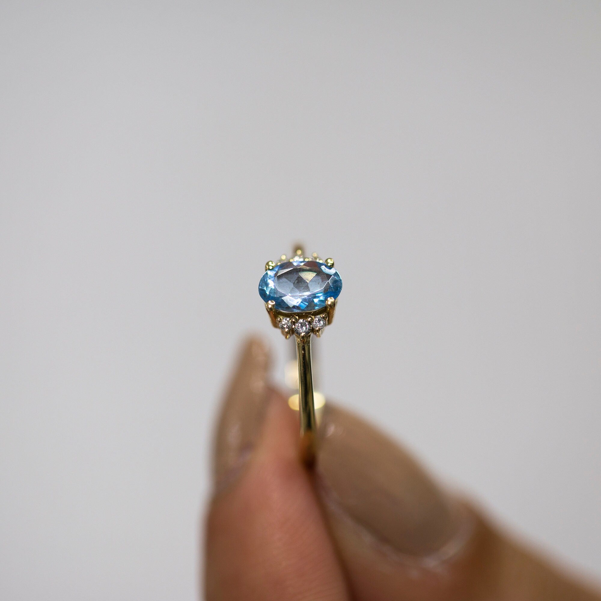 14K Gold Oval Aquamarine & Diamond Ring — Verona