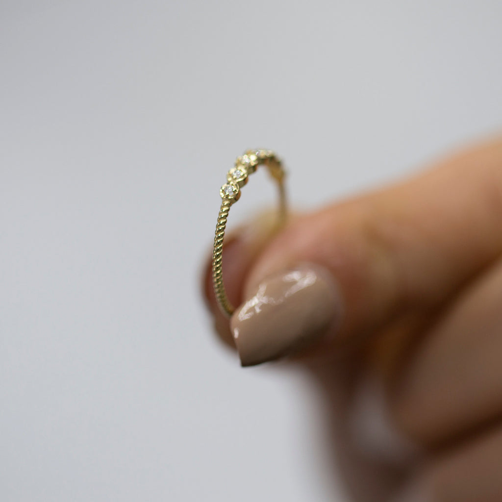 14K Gold Twisted Diamond Band Ring — Lucerne