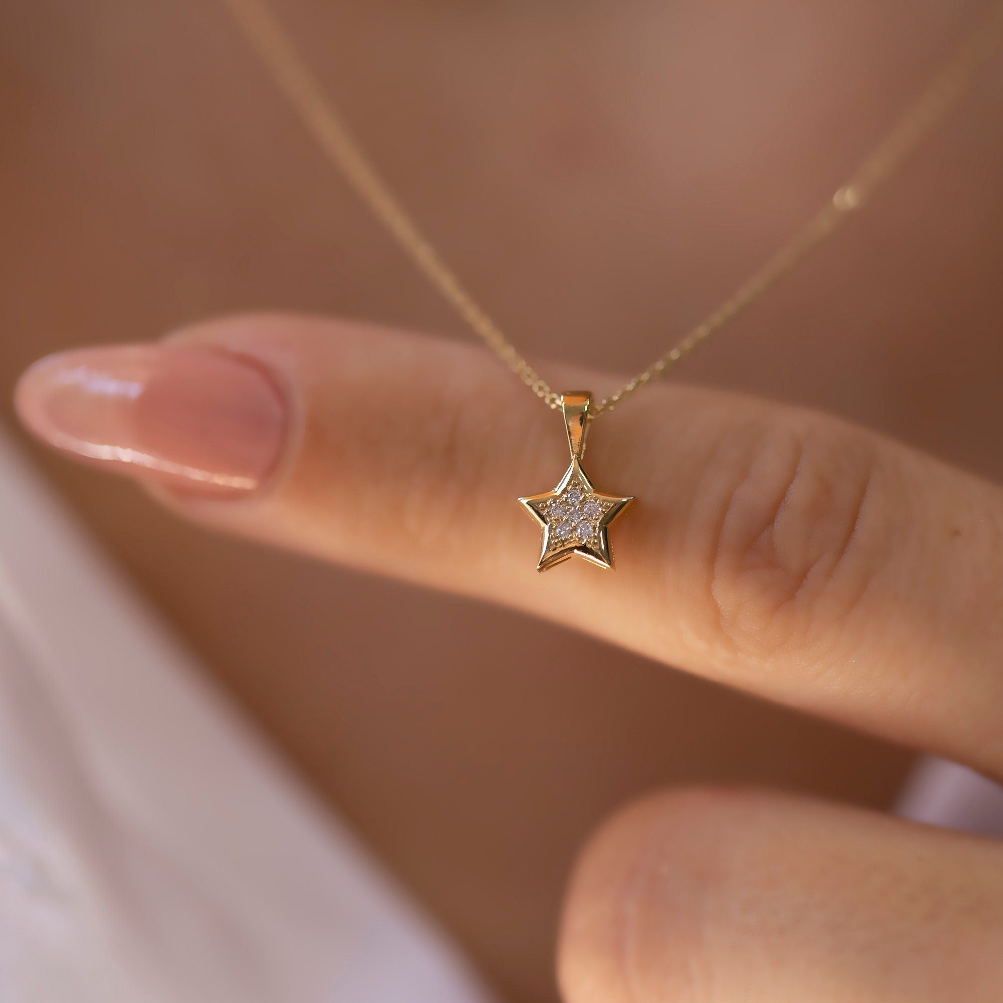 14K Solid Gold Diamond Star Necklace – Astralis