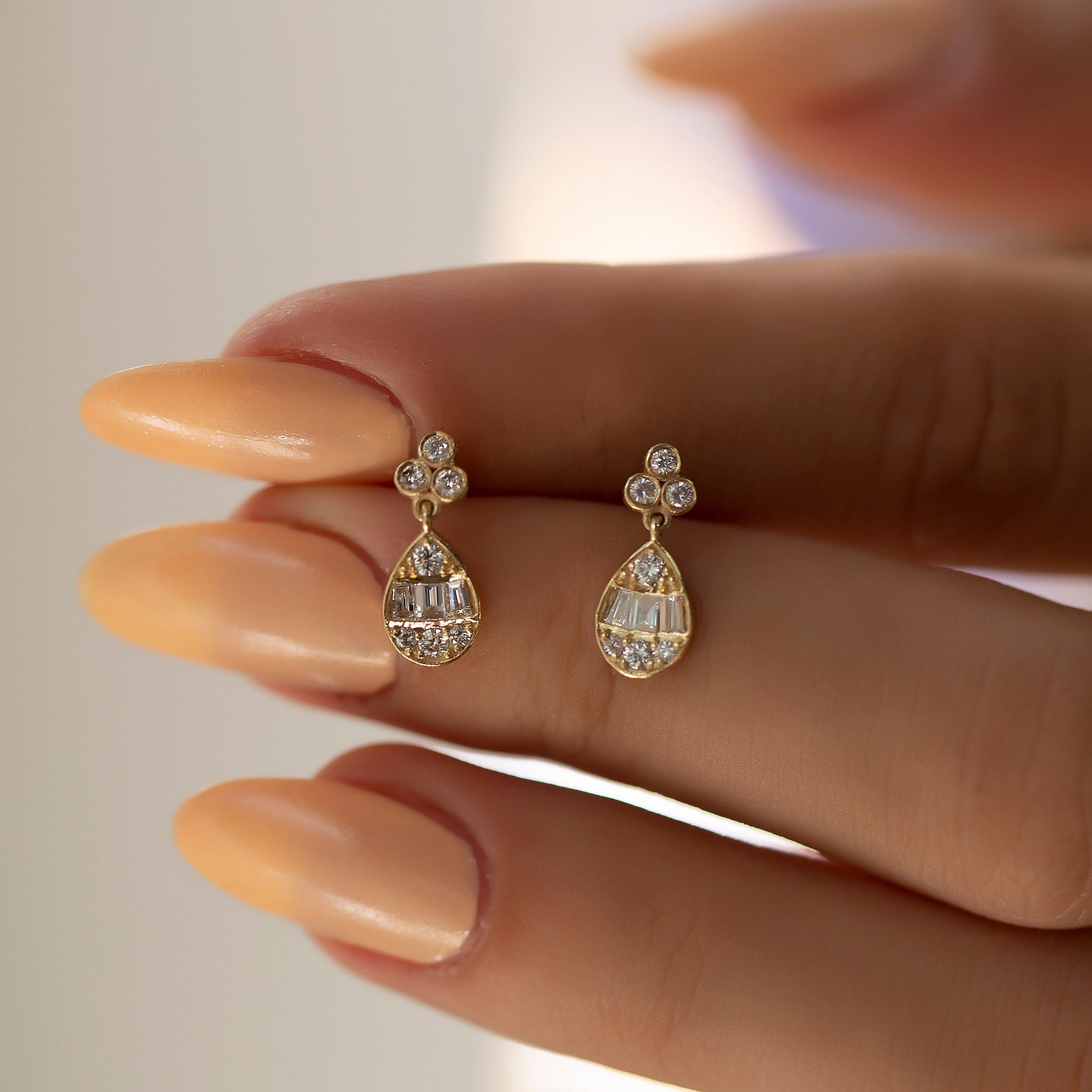 14K Gold Baguette Diamond Teardrop Studs – Veralis