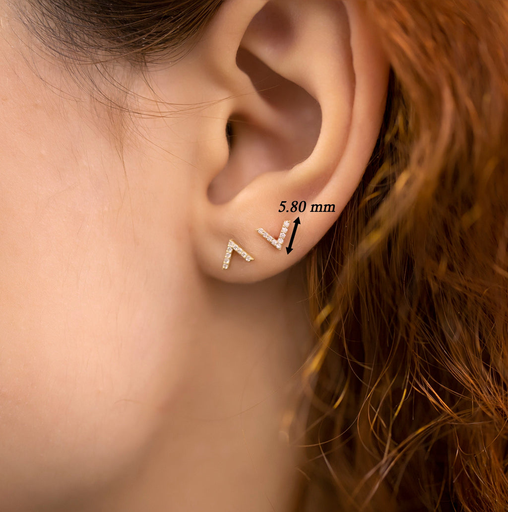 14K Gold Diamond V-Shape Stud Earrings – Vectura