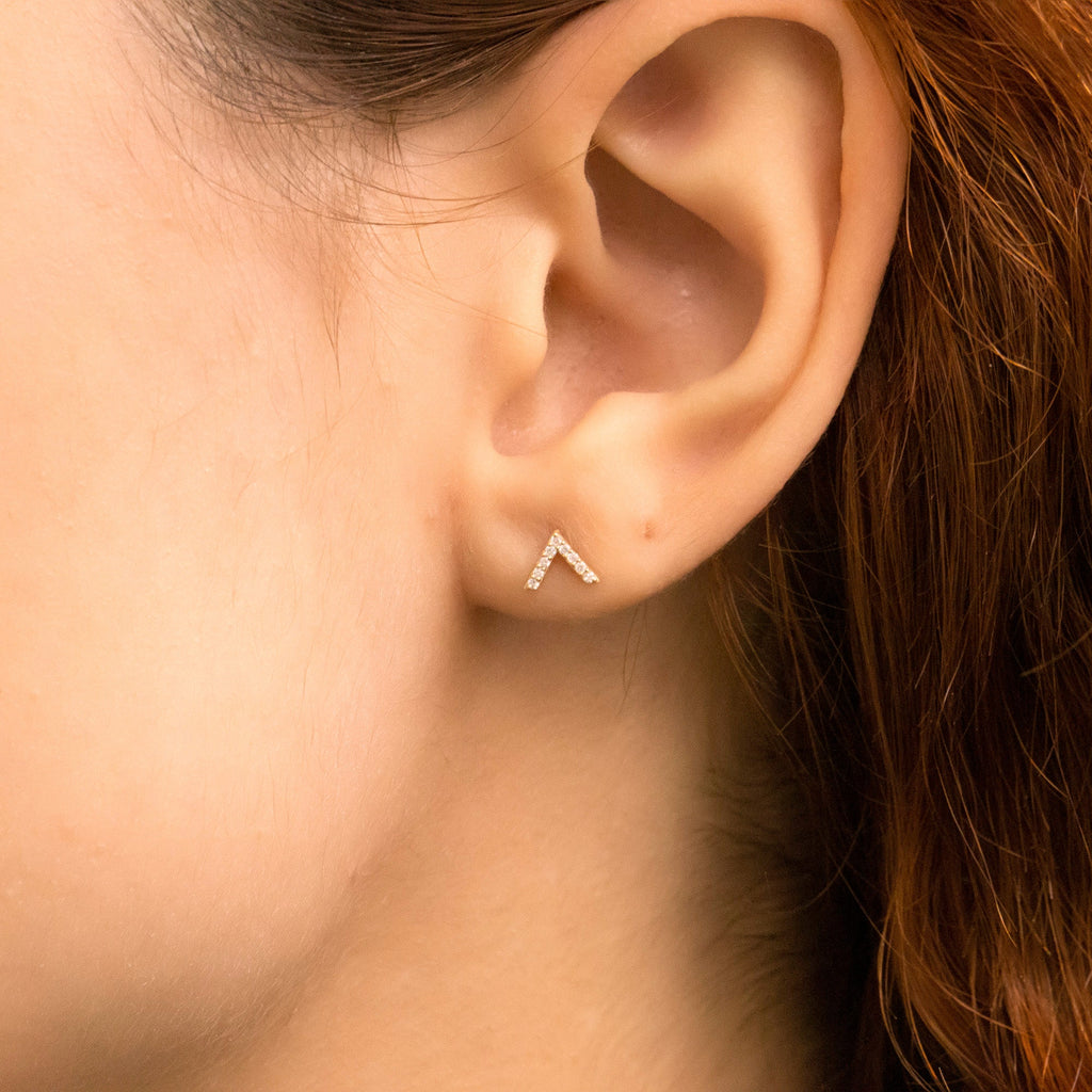 14K Gold Diamond V-Shape Stud Earrings – Vectura