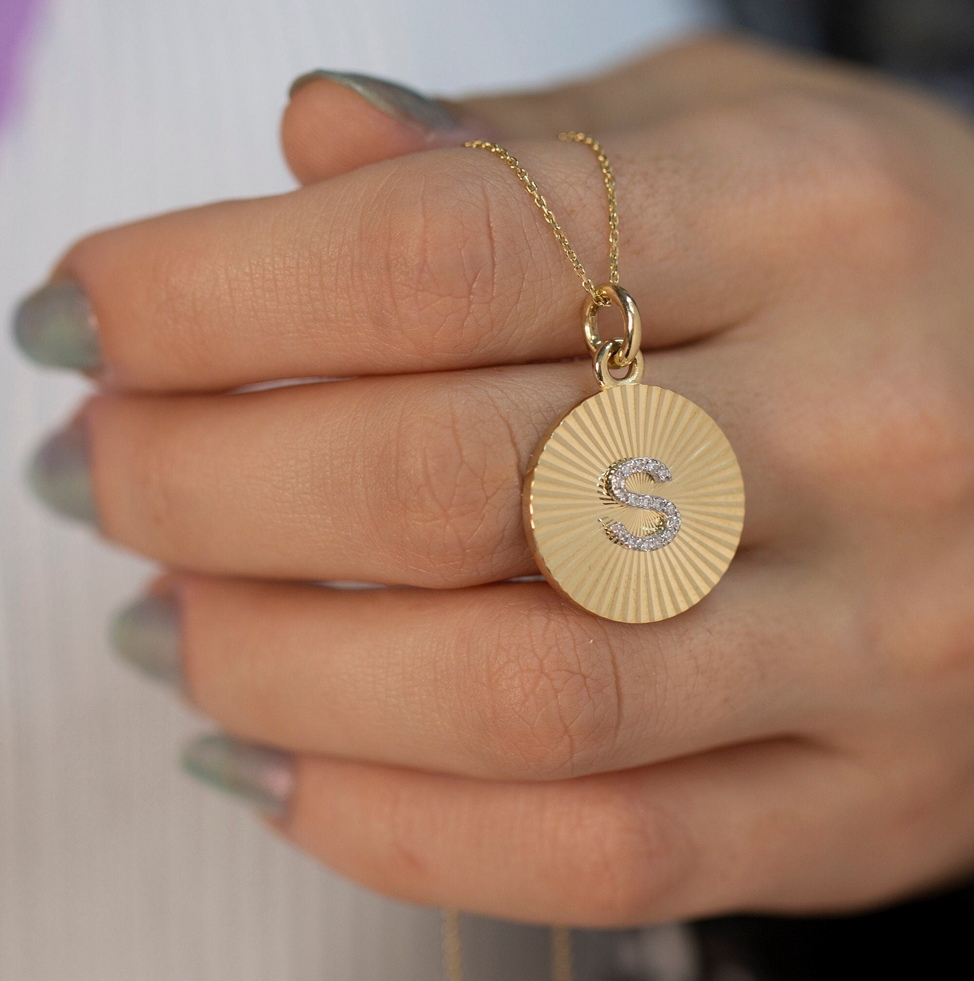 14K Gold Diamond Round Plate Initial Necklace – Carmiel