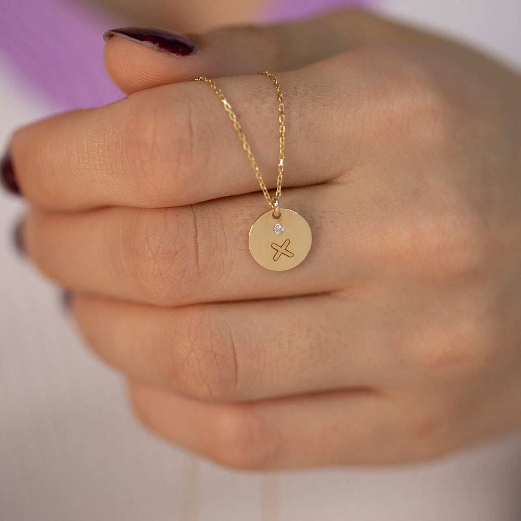 14K Gold Diamond Round Initial Necklace – Emblem