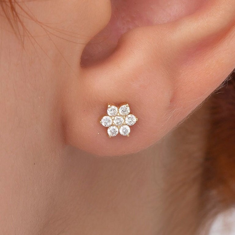 14K Gold Diamond Flower Stud Earrings – Bloom