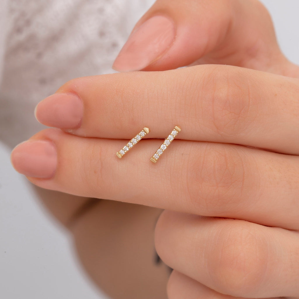 14K Gold Diamond Dainty Stud Earrings – Lumen
