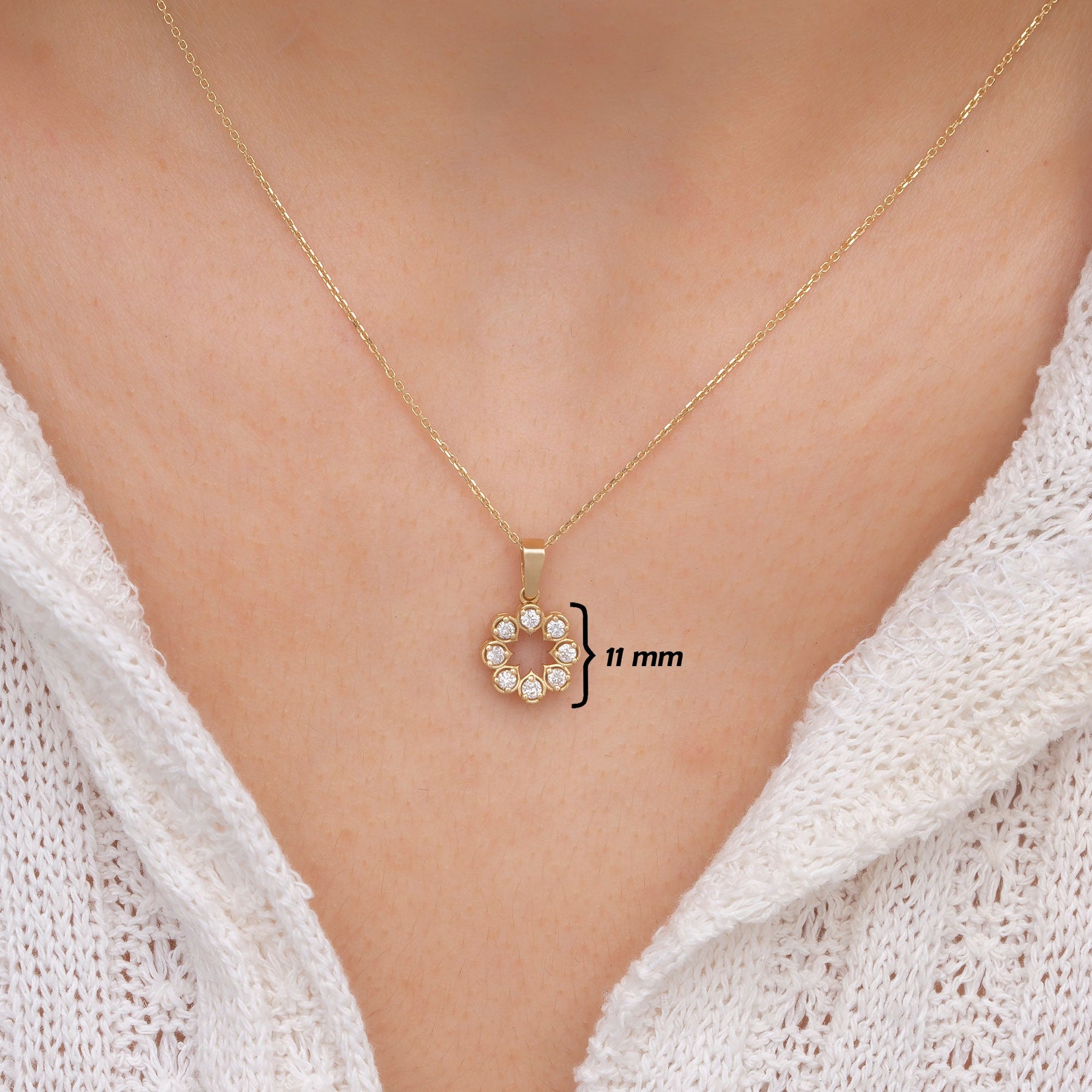 14K Gold Diamond Pavé Flower Necklace – Bellafleur