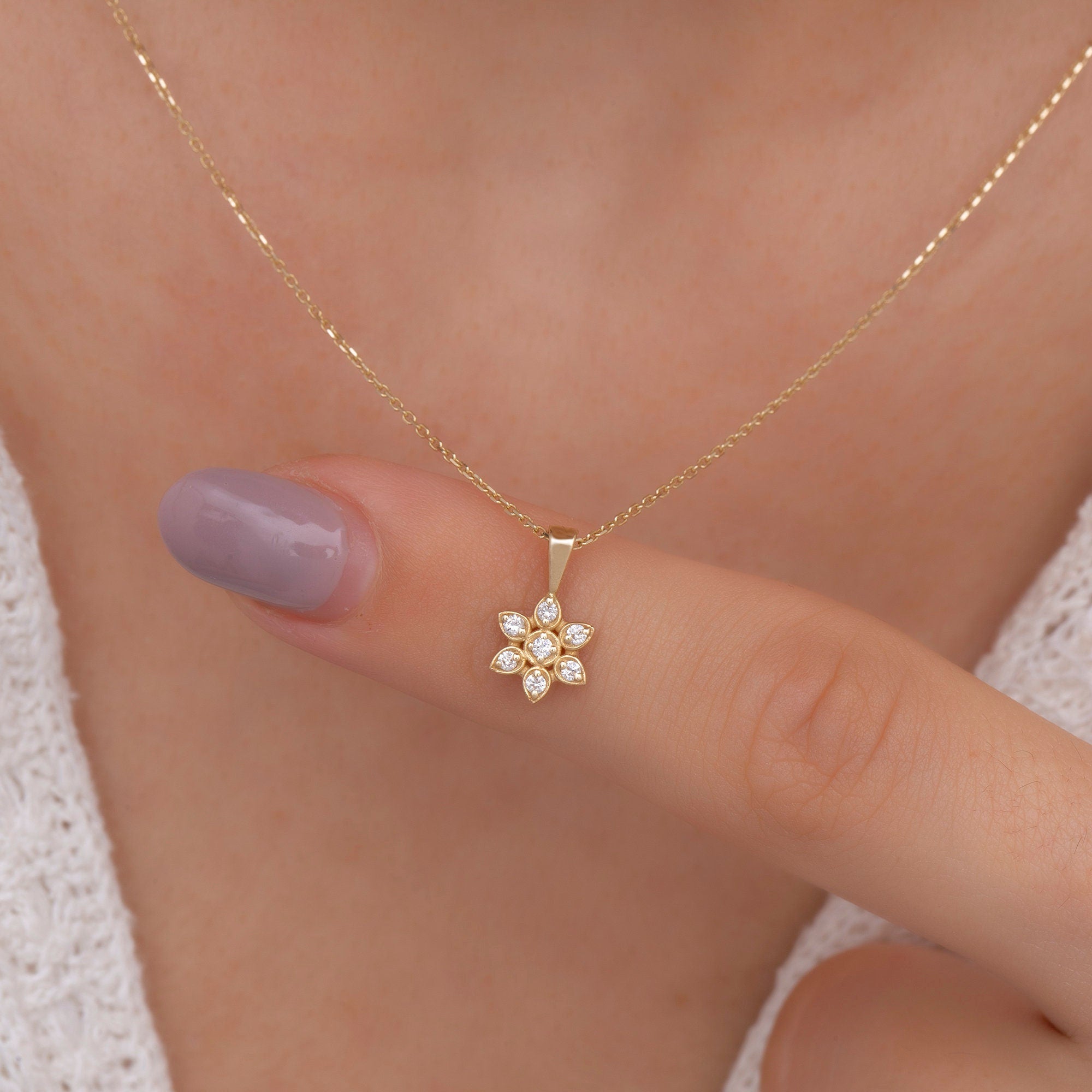 14K Solid Gold Diamond Flower Necklace – Petale