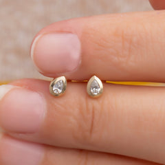 14K Gold Diamond Teardrop Stud Earring – Lagrima