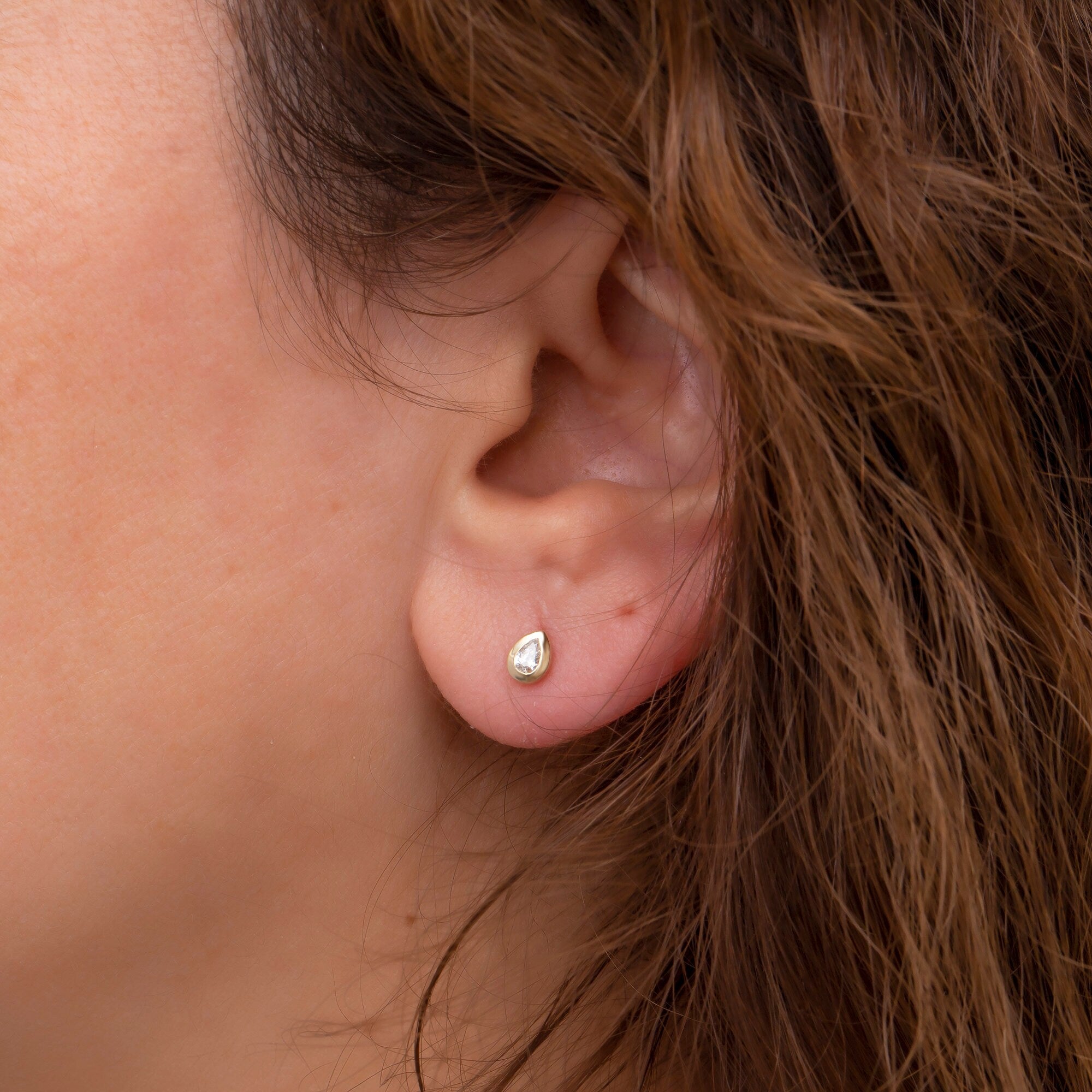 14K Gold Diamond Teardrop Stud Earring – Lagrima