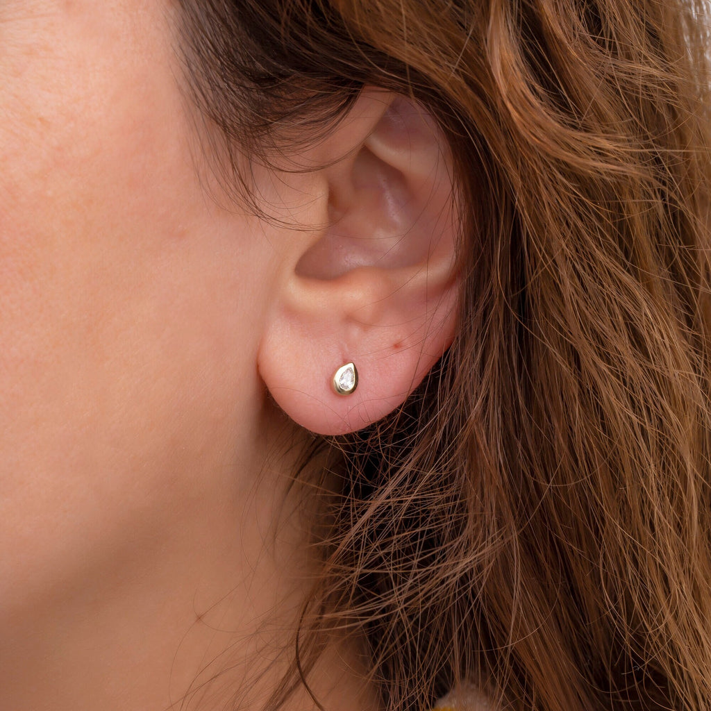 14K Gold Diamond Teardrop Stud Earring – Lagrima