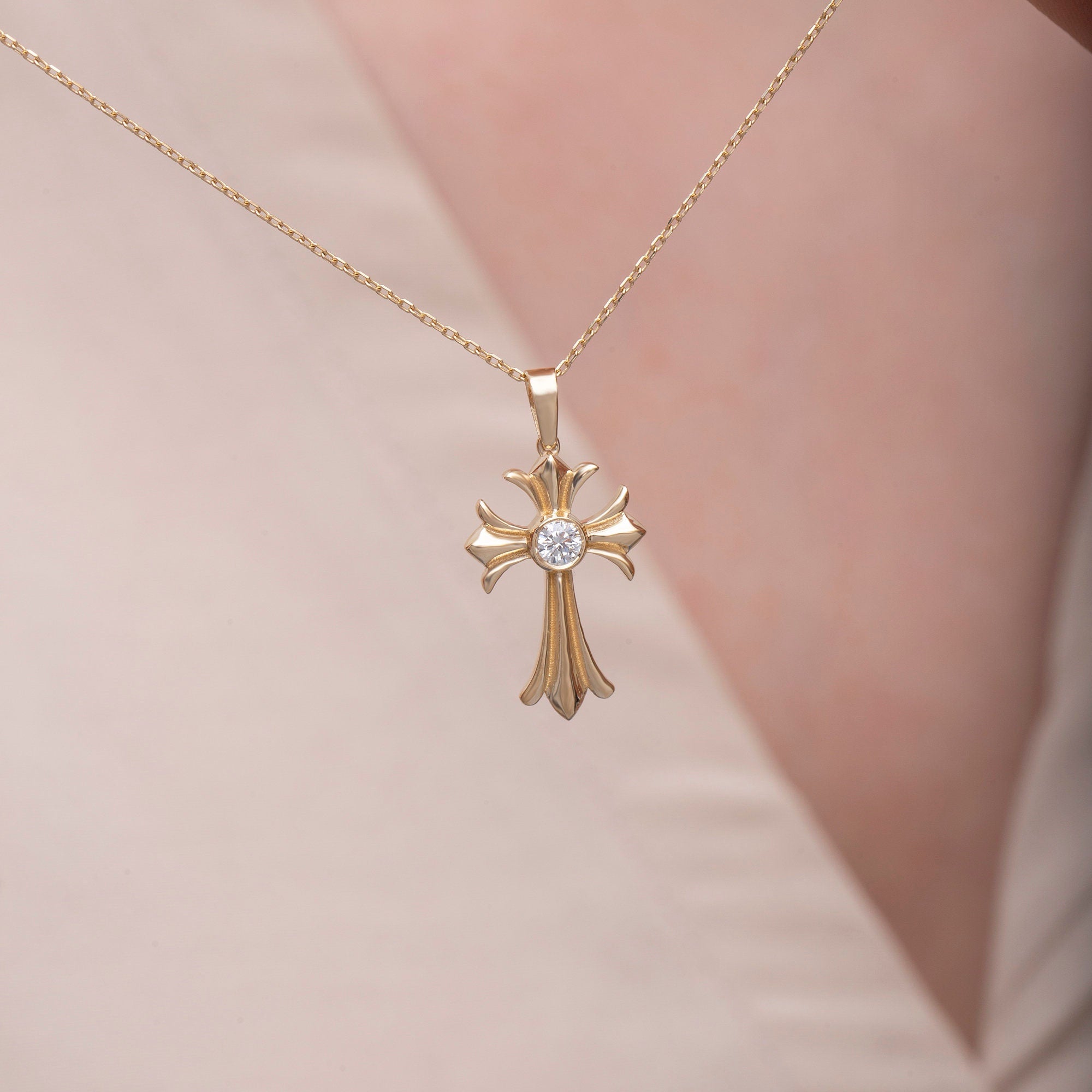 14K Gold Diamond Cross Necklace – Mirane