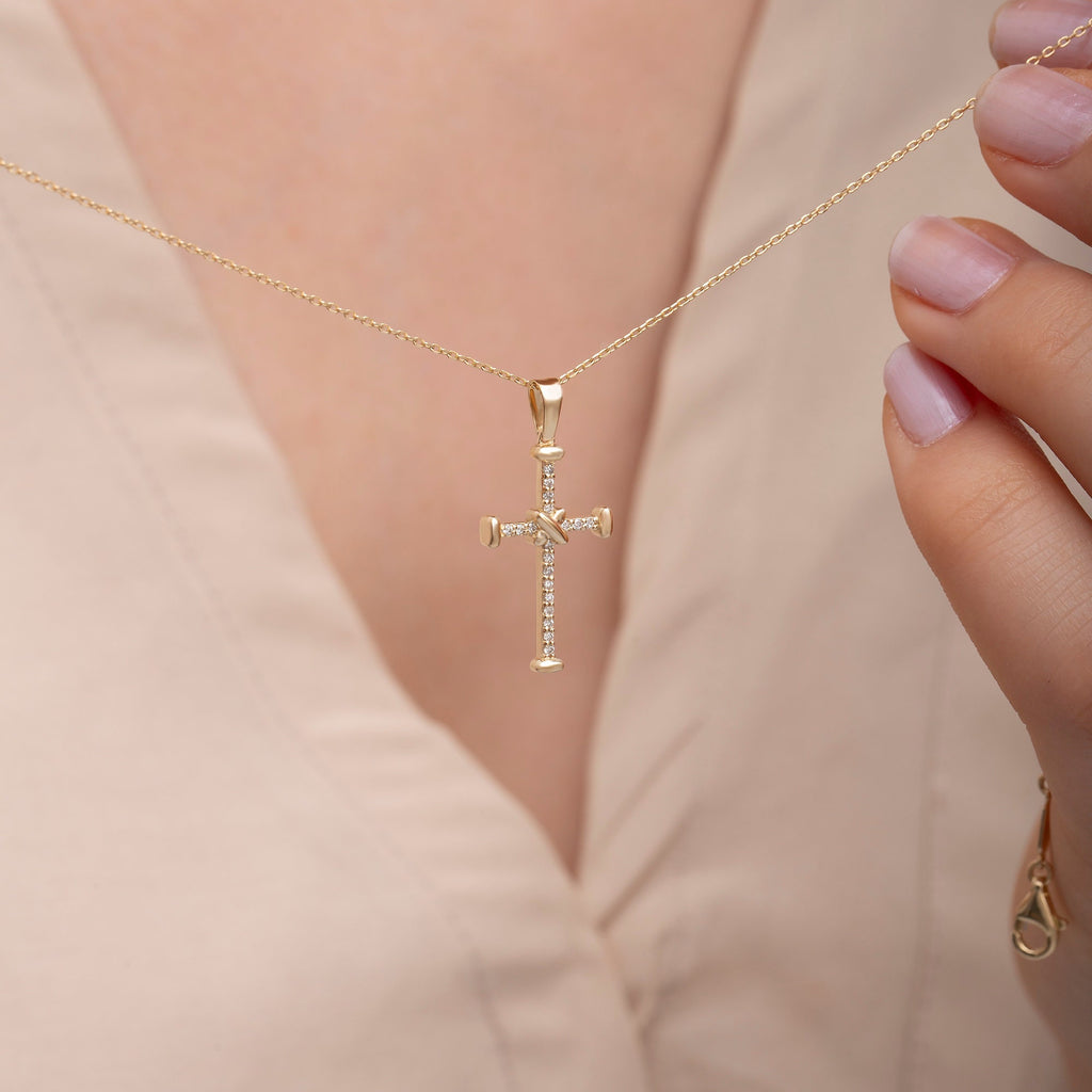 14K Gold Diamond Cross Necklace – Oravine