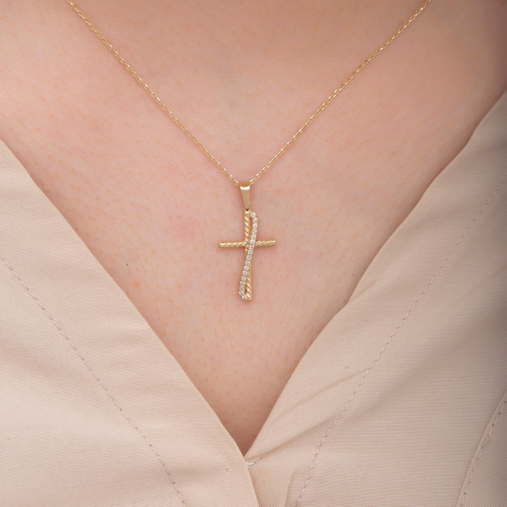 14K Gold Diamond Cross Necklace – Selora