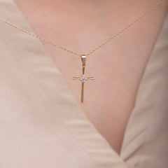 14K Gold Diamond Cross Necklace – Evelora