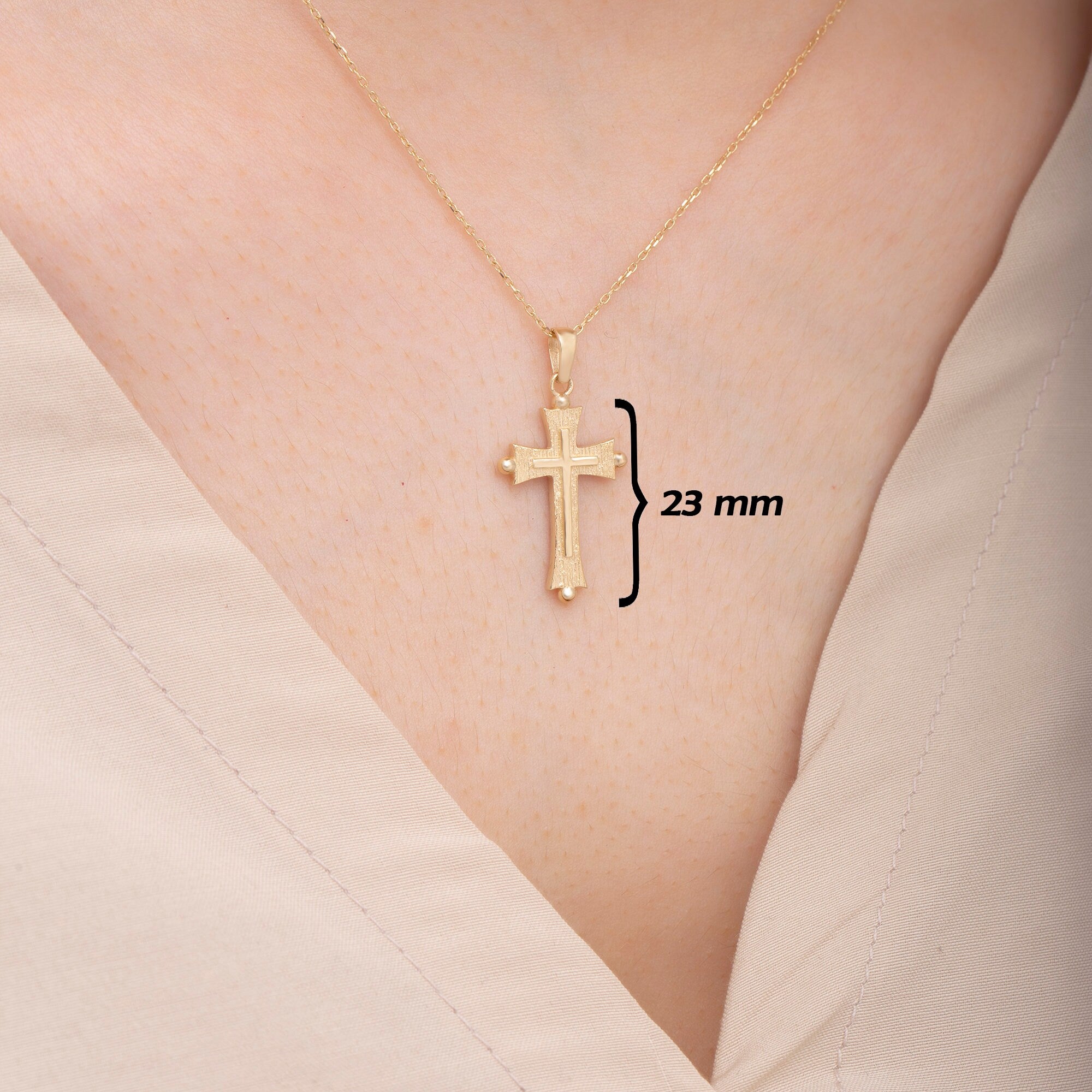 14K Gold Cross Woman Necklace/ Dainty Gold Cross Pendant / Gold Delicate Cross Necklace / Christmas Gifts / The Mom / Gold Wedding Necklace