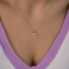 14 Ayar Altın Pırlanta Oval Baş Harfli Kolye – Amblem 