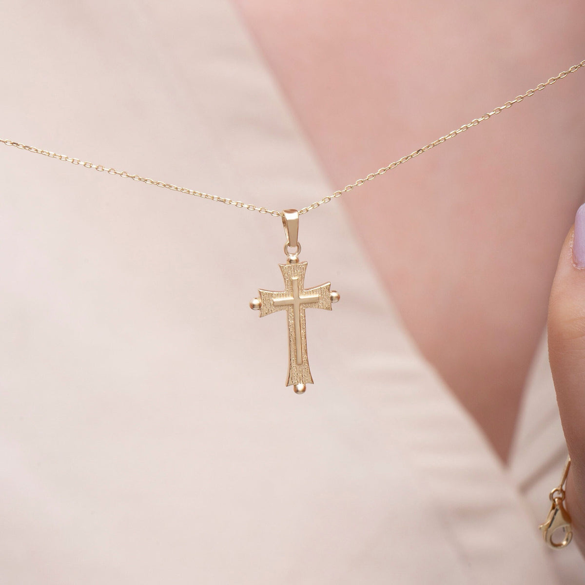 14K Gold Cross Woman Necklace/ Dainty Gold Cross Pendant / Gold Delicate Cross Necklace / Christmas Gifts / The Mom / Gold Wedding Necklace