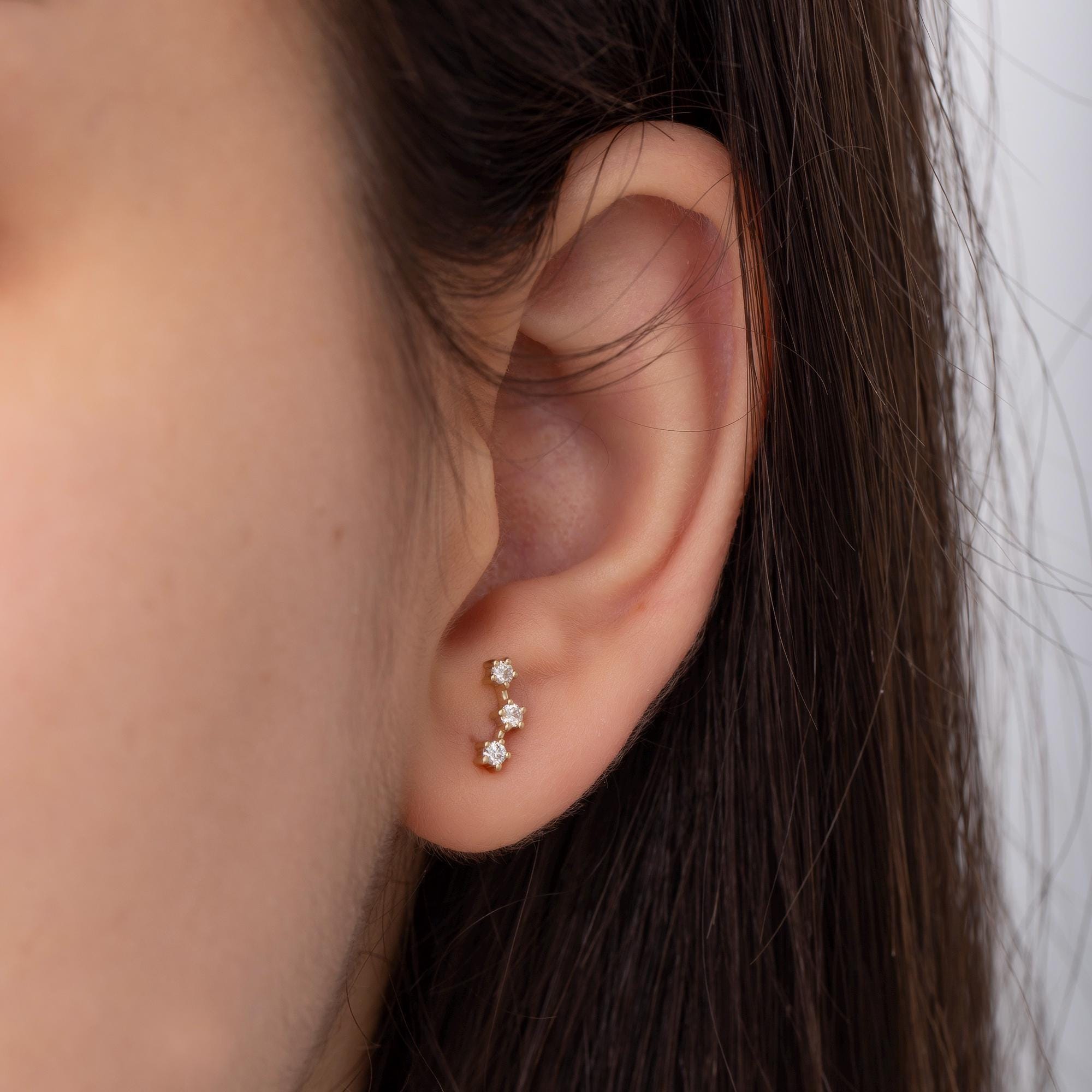 14K Gold Curved Diamond Stud Earrings – Serava