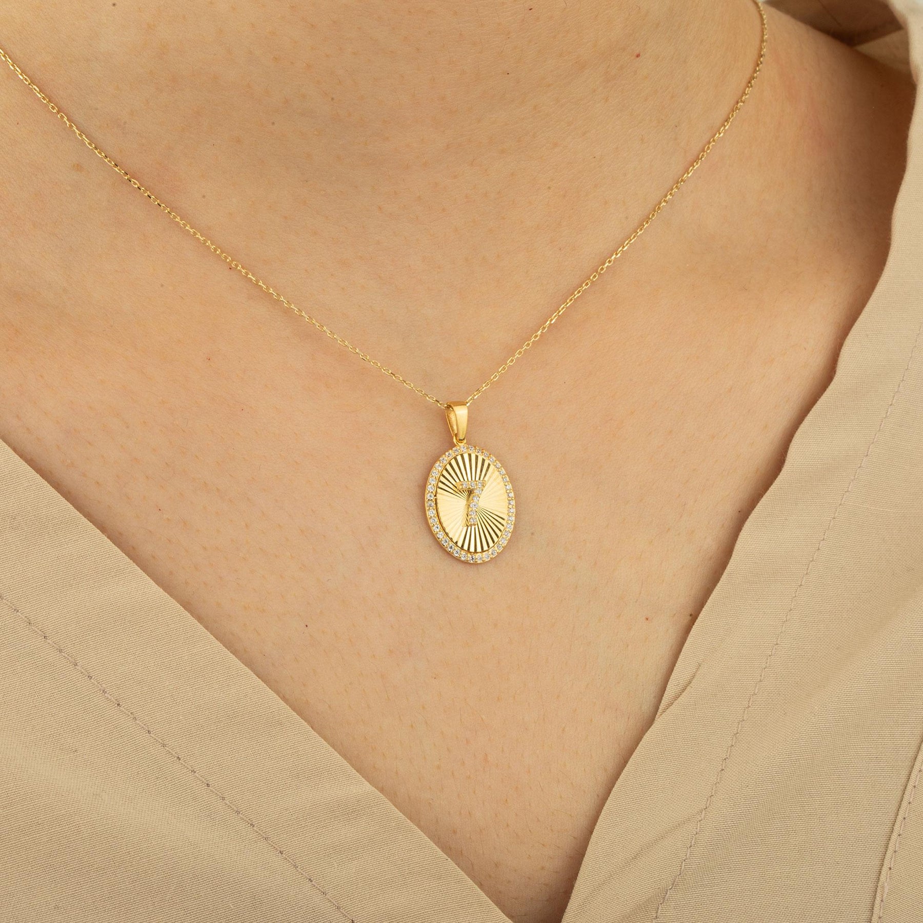 14K Gold Diamond Oval Initial Necklace – Signa