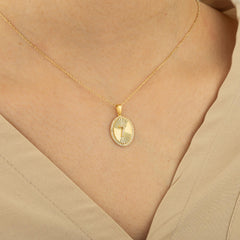 14 Ayar Altın Pırlanta Oval Baş Harfli Kolye – Signa