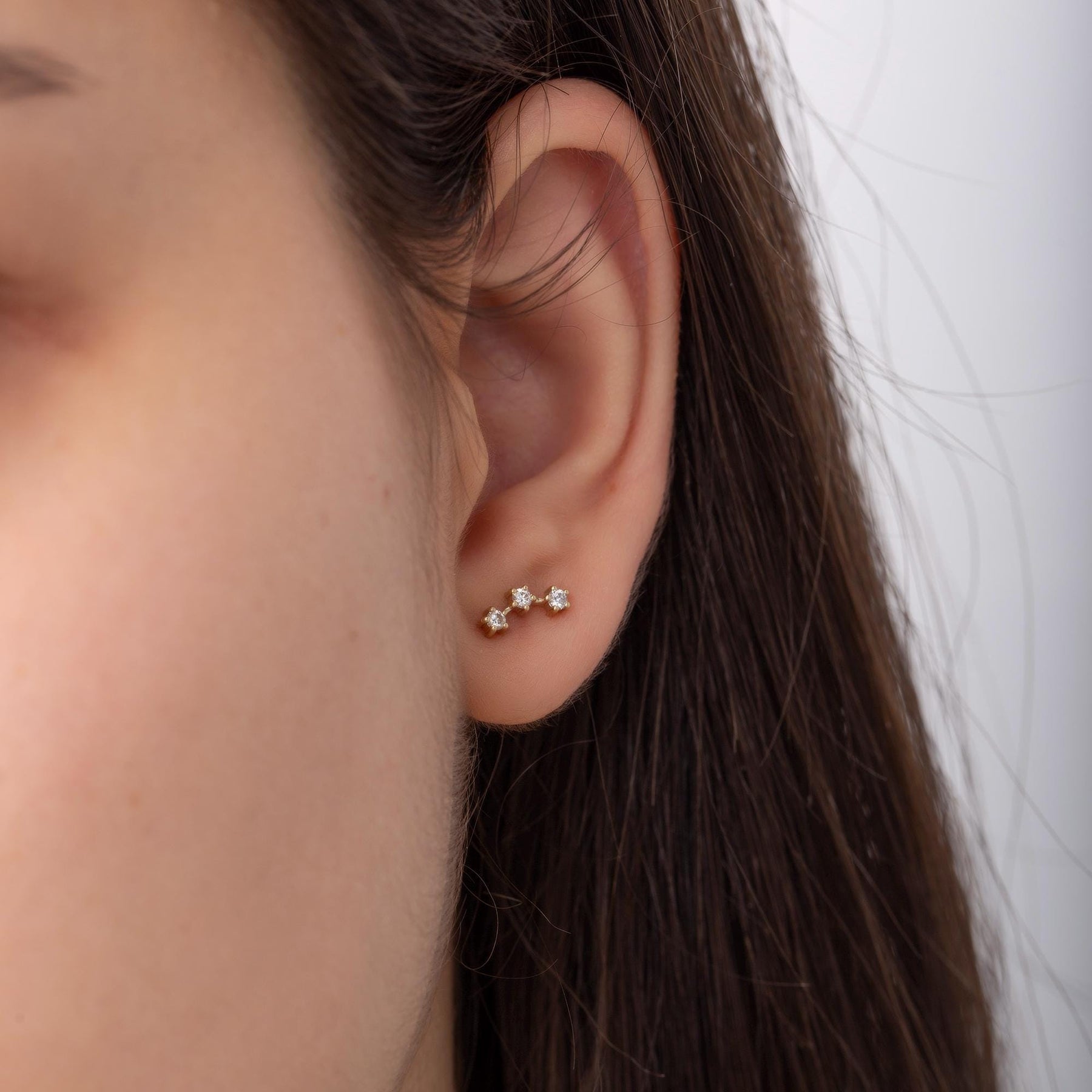 14 Ayar Altın Kavisli Pırlanta Küpeler – Serava 