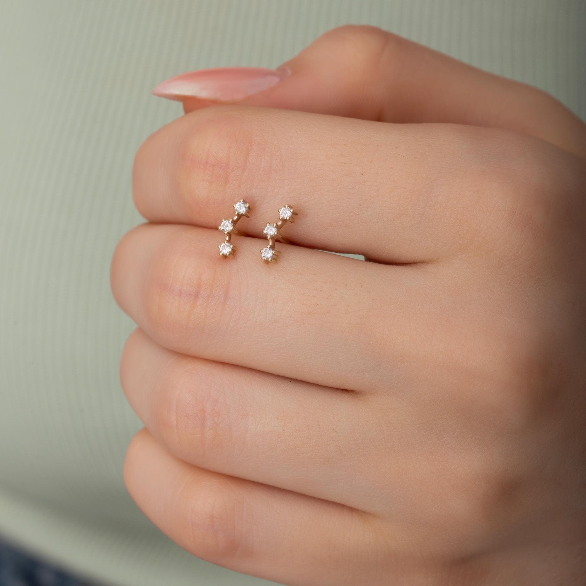 14K Gold Curved Diamond Stud Earrings – Serava