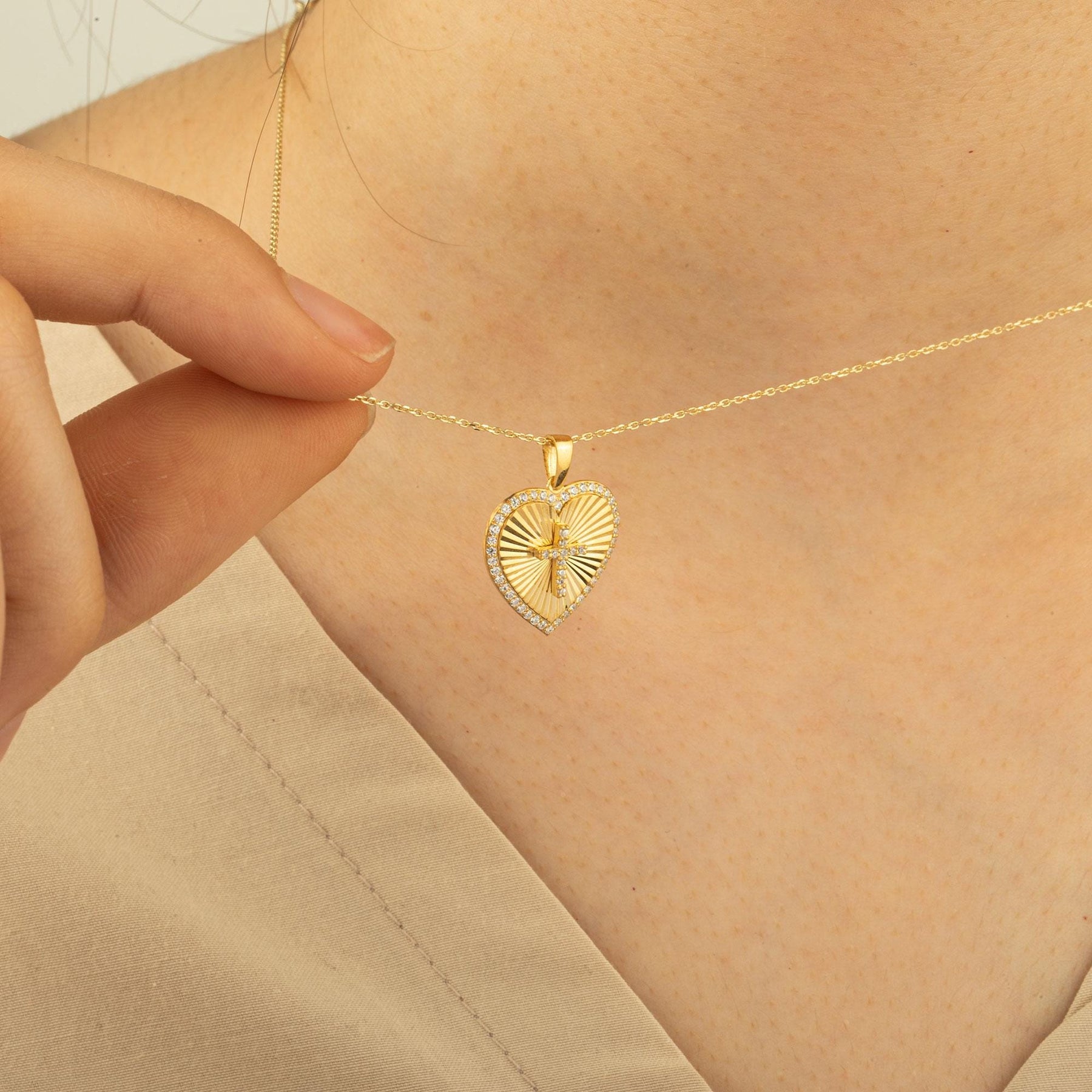 14 Ayar Altın Pırlanta Kalp Baş Harfli Kolye – Signa