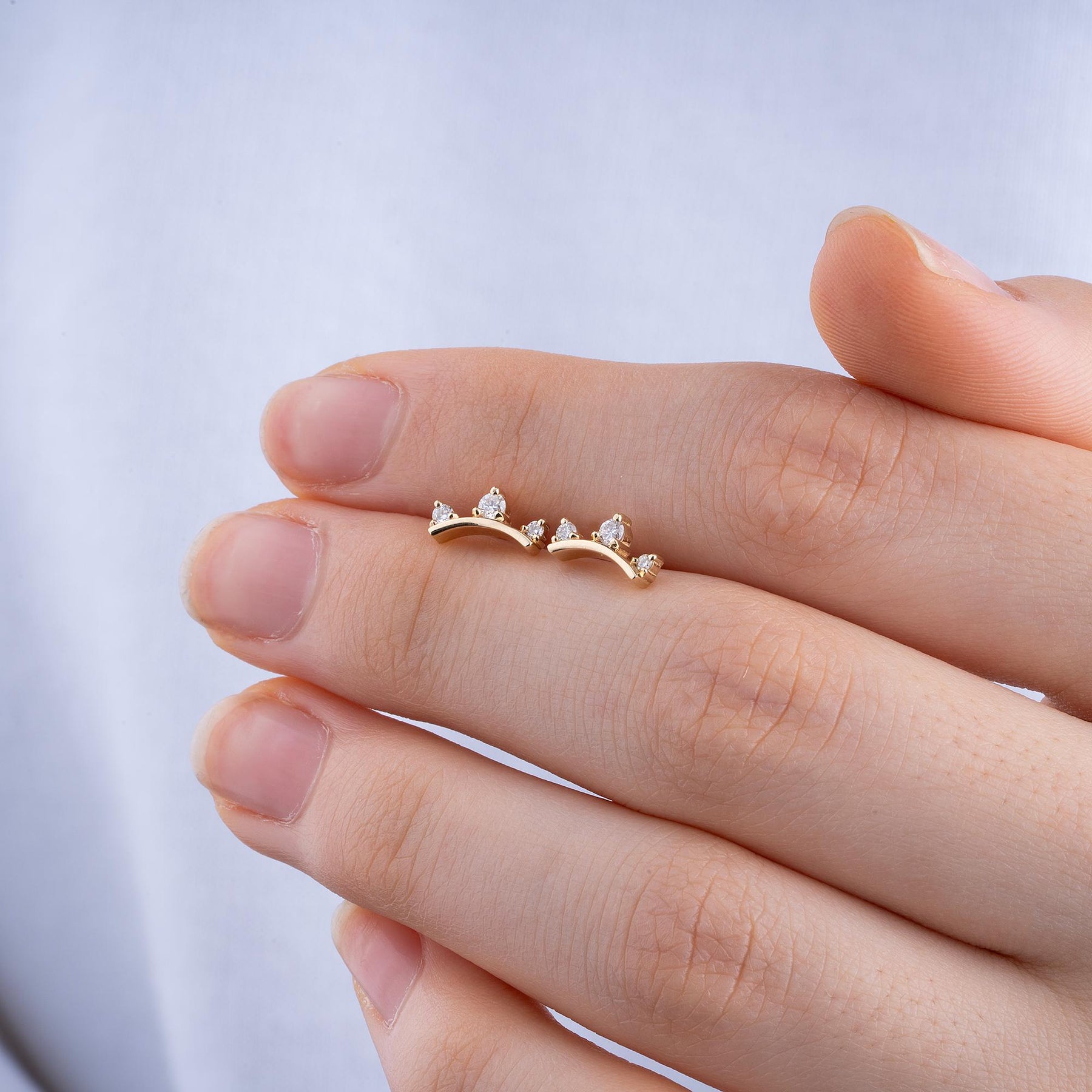 14K Gold Diamond Curve Stud Earrings – Clavera