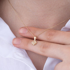 14K Gold Diamond Pavé Flower Necklace – Floraison