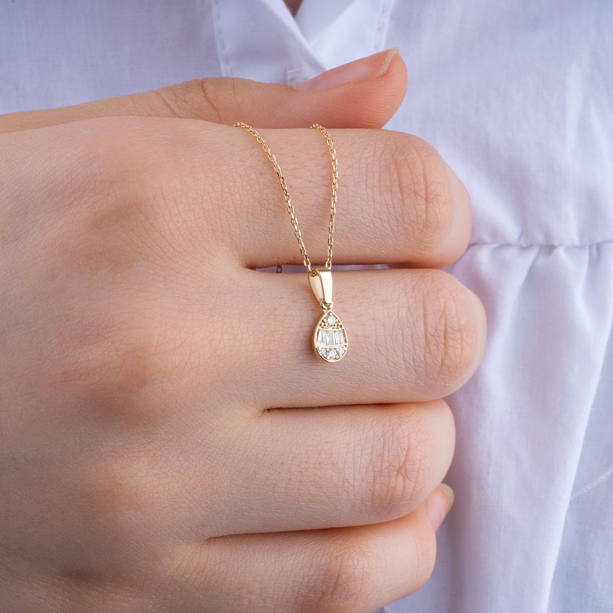 14K Gold Diamond Teardrop Necklace – Serava