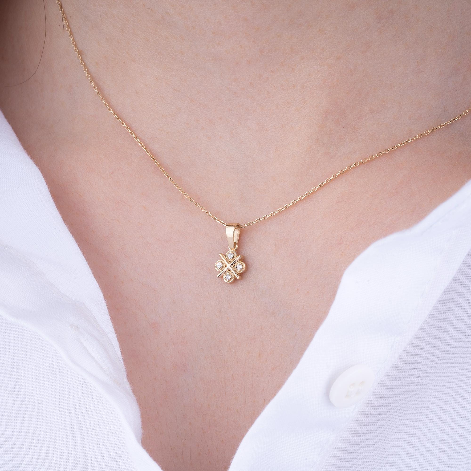 14K Gold Diamond Pavé Flower Necklace – Floraison