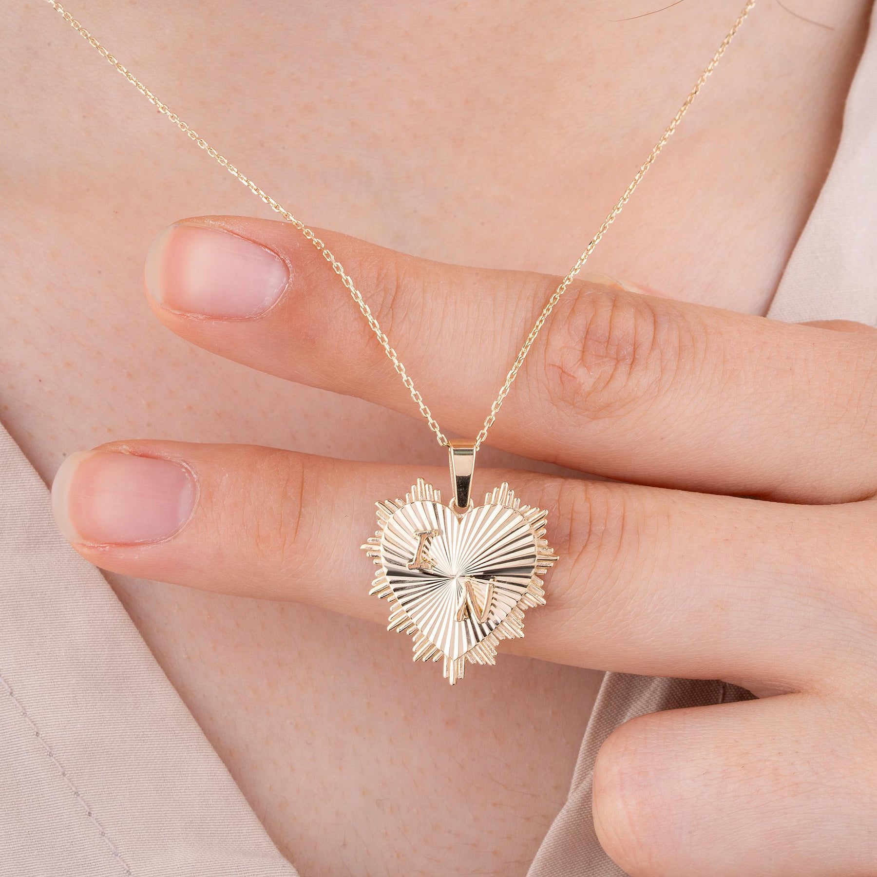 14 Ayar Altın Yivli Kalp Baş Harfli Kolye – Serenade